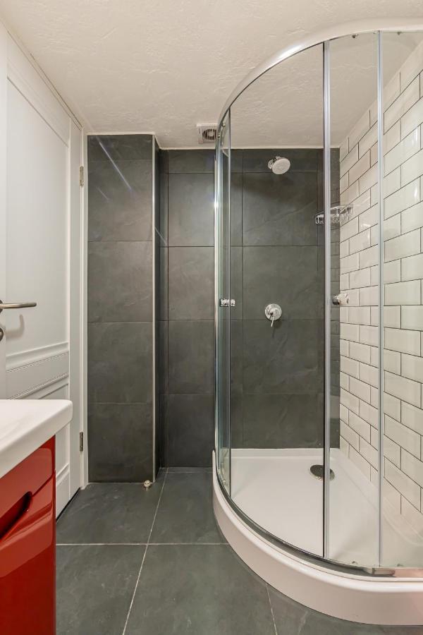 Kyiv Saksahanskoho Apart Hotel Bagian luar foto
